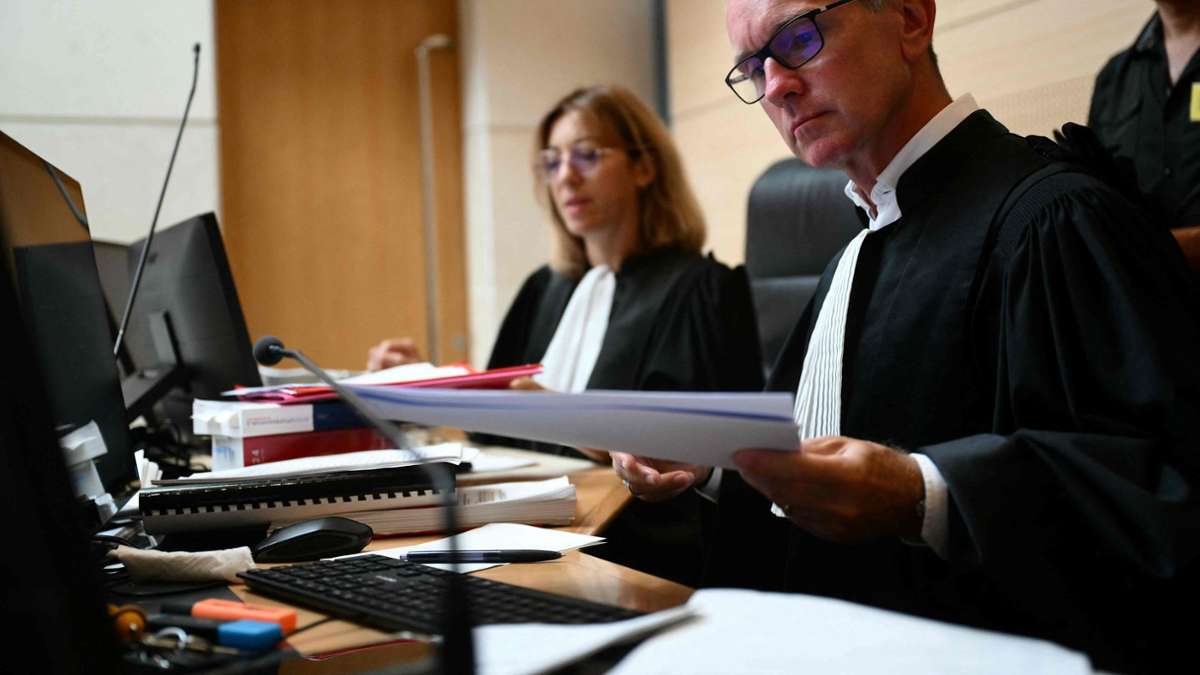 Viols au centuple : le parquet réclame la peine maximale pour son ex-mari au procès d'Avignon