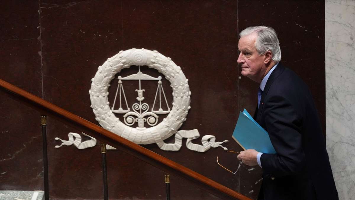 Crise politique : l'opposition renverse le gouvernement français par un vote de censure