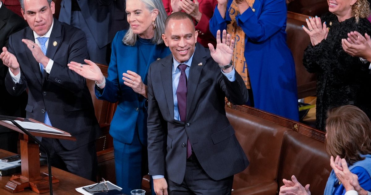 Chasted démocrates de retour GOP sur l'immigration, l'économie