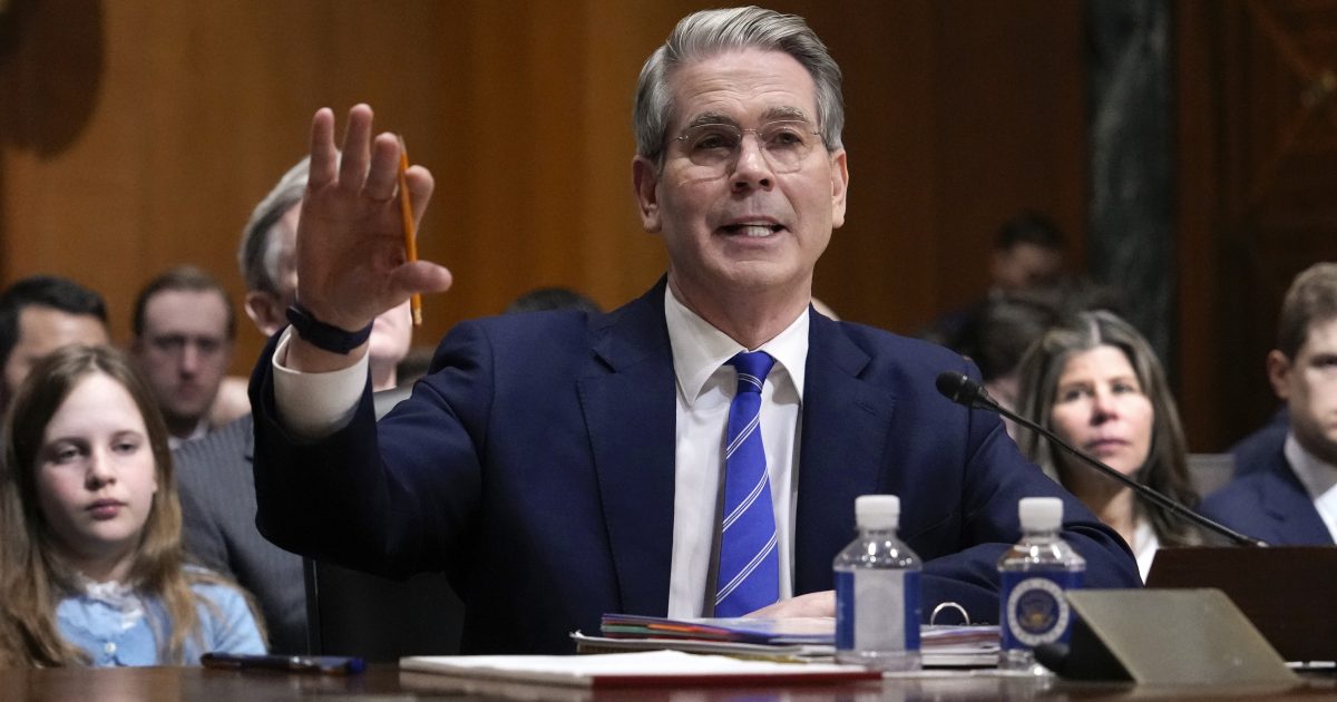 La commission sénatoriale des finances enquête sur le candidat au Trésor de Trump