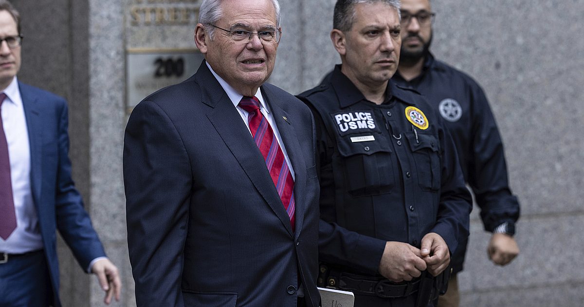 Les avocats de Bob Menendez demandent une peine clémente