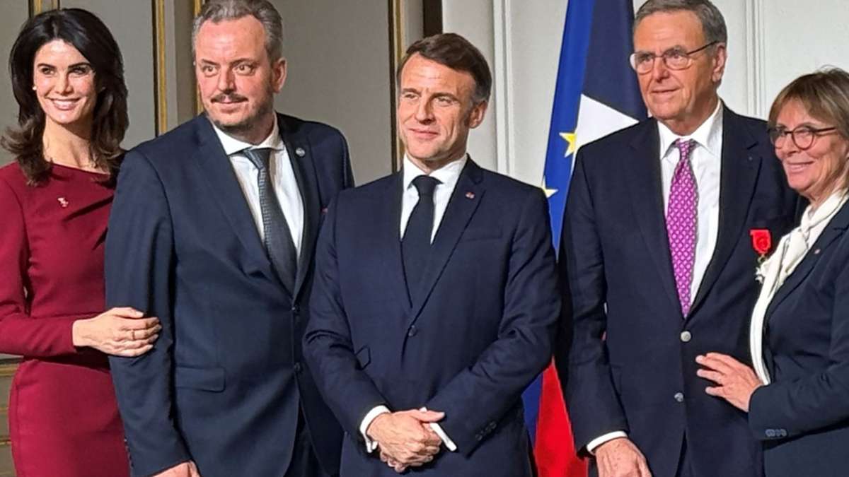 Prix ​​à Paris: le fondateur d'Europa-Park Mack reçoit une légion honoraire française