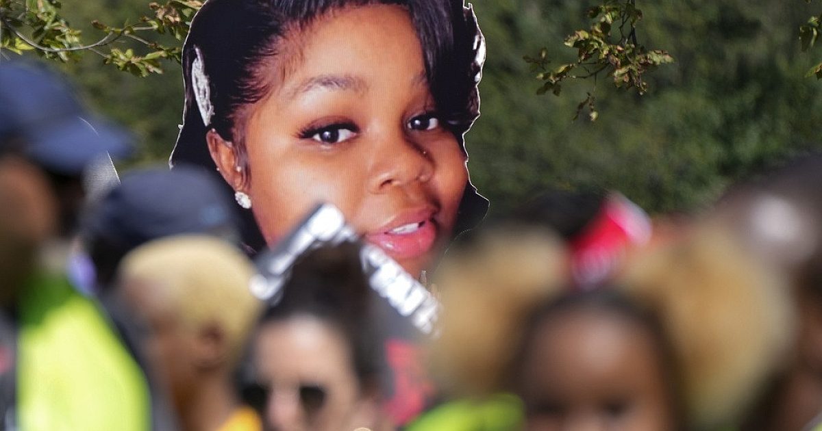 Un juge fédéral examine l’accord sur les droits civiques après Breonna Taylor