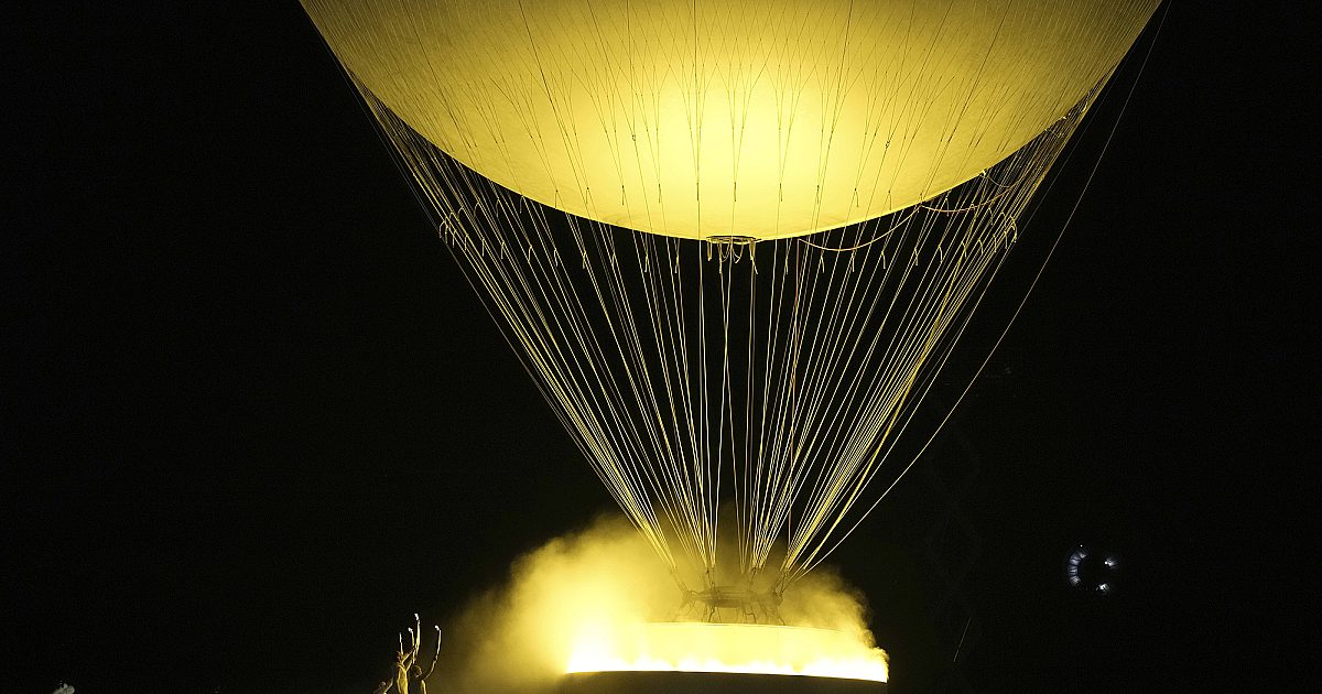 Balloon de chaudron des Jeux olympiques revient pour flotter au-dessus de Paris