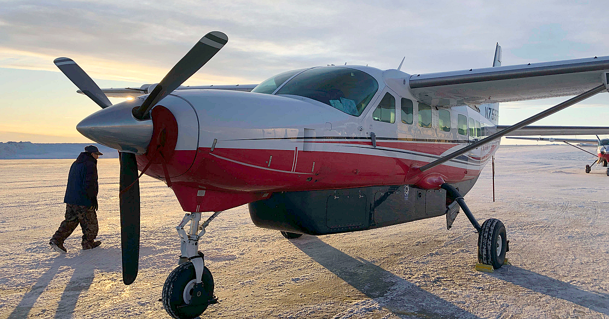 Épave d'un avion de banlieue manquant trouvé sur le site de l'accident de l'ouest de l'Alaska