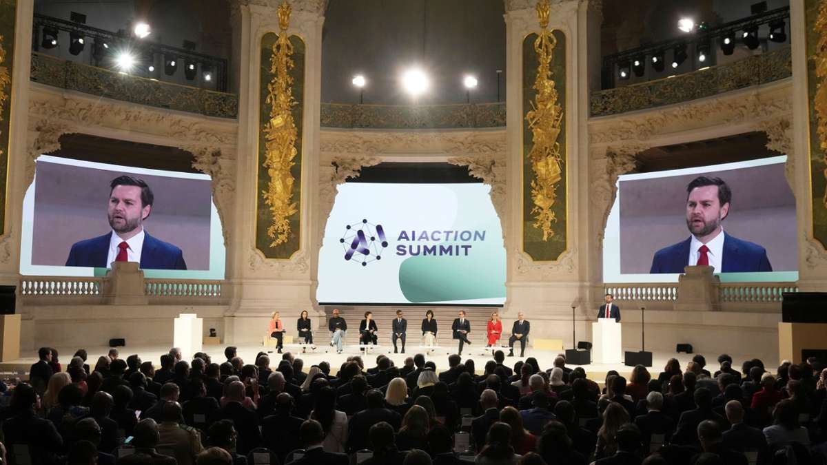 Intelligence artificielle: la vice-vice américaine parle contre la réglementation stricte de l'IA