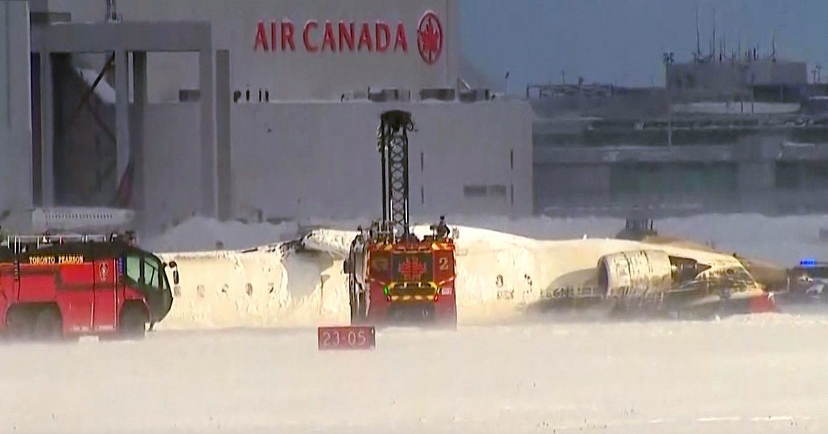 L'avion delta se retourne sur le tarmac canadien, huit blessés