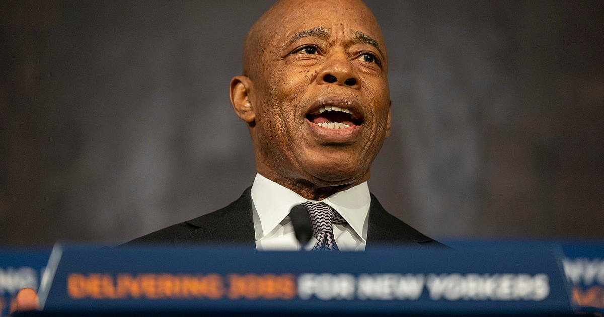 Le DOJ demande aux procureurs de supprimer le cas de corruption du maire de New York