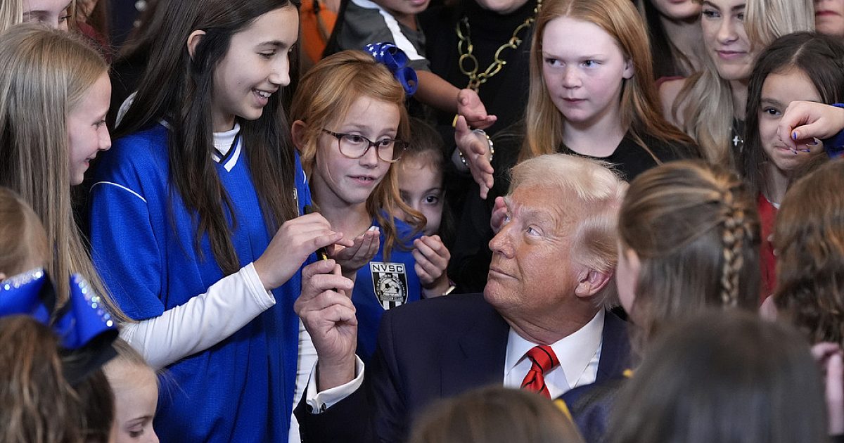 Trump émet un ordre pour garder les hommes à l'écart des sports féminins