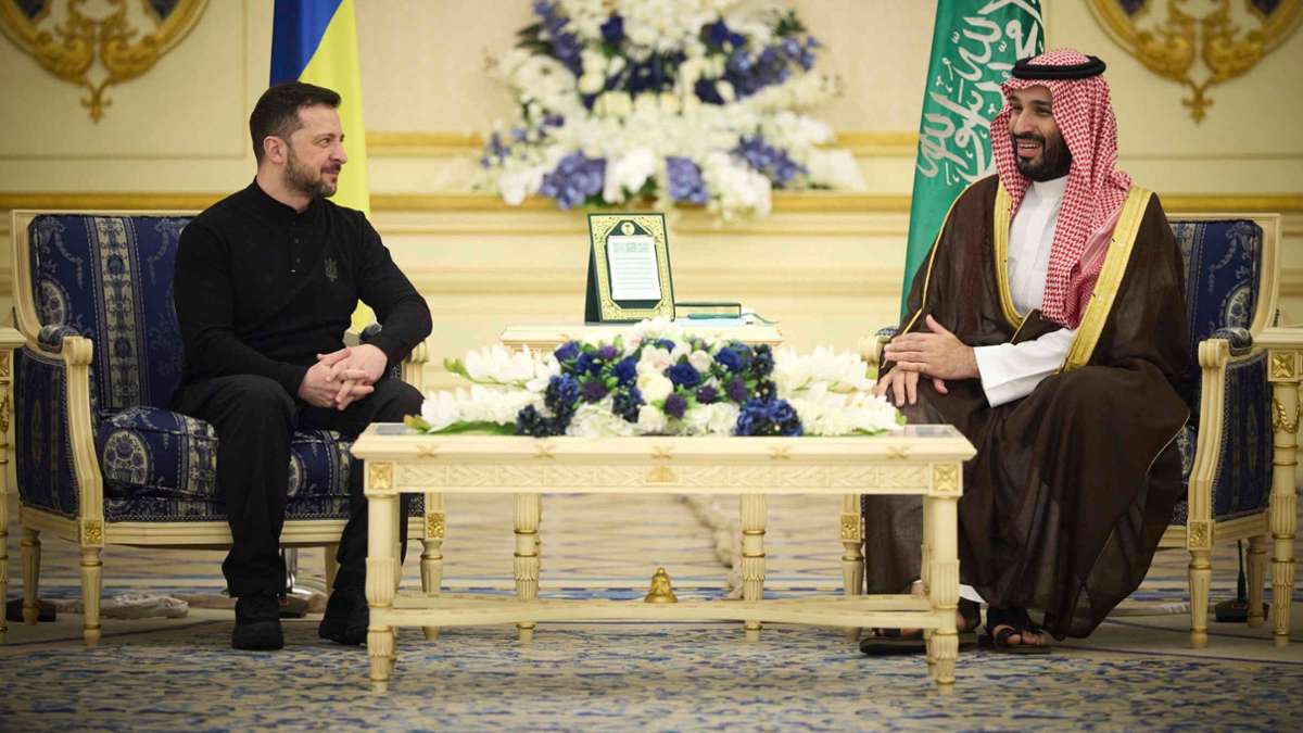 Emplacement en un coup d'œil: les États-Unis et l'Ukraine se présentent aux pourparlers après le scandale
