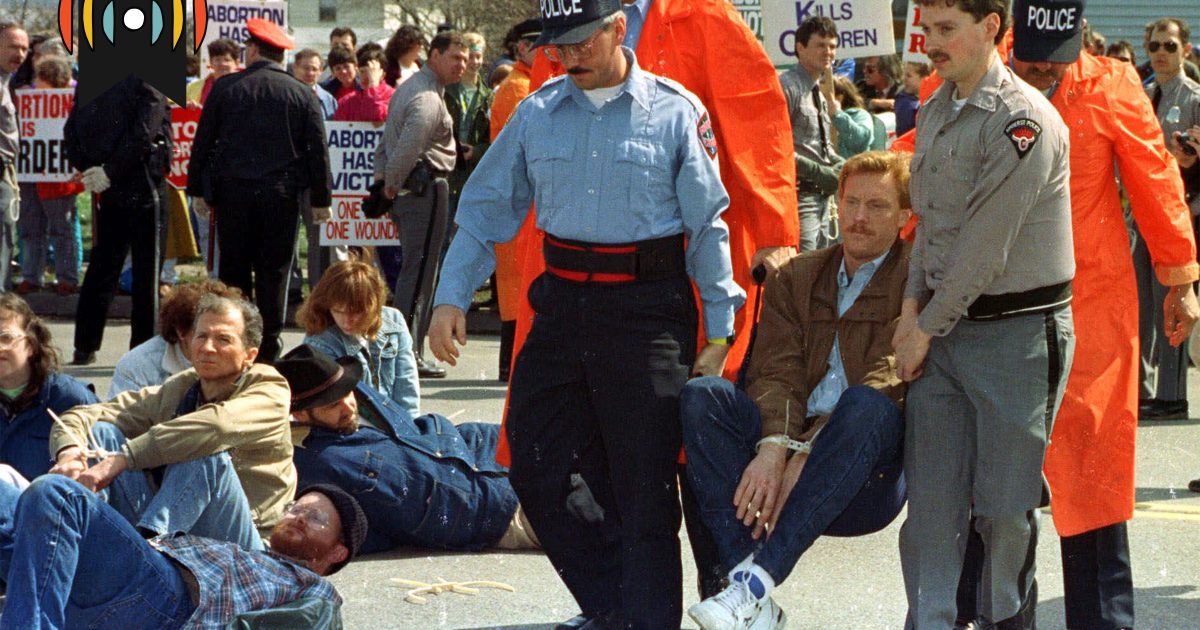 Livre d'histoire: un virage violent dans le débat sur l'avortement