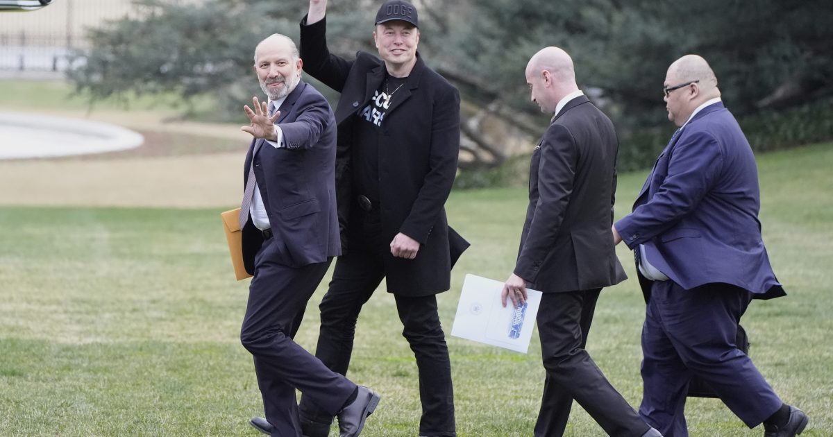 Trump, Musk Deny Media Report affirmant que Musk a été informé des plans de guerre en Chine