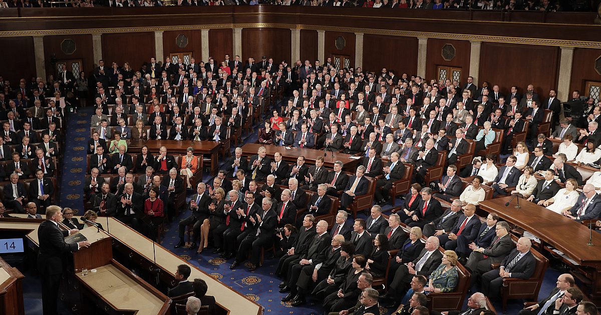 Trump fait allusion à l'adresse conjointe de la bombe au Congrès