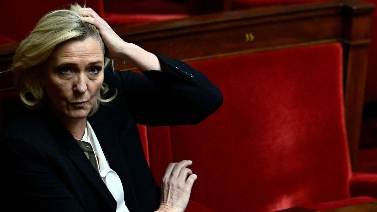 Impression immissale en France: jugement torpille le pens candidate présidentielle