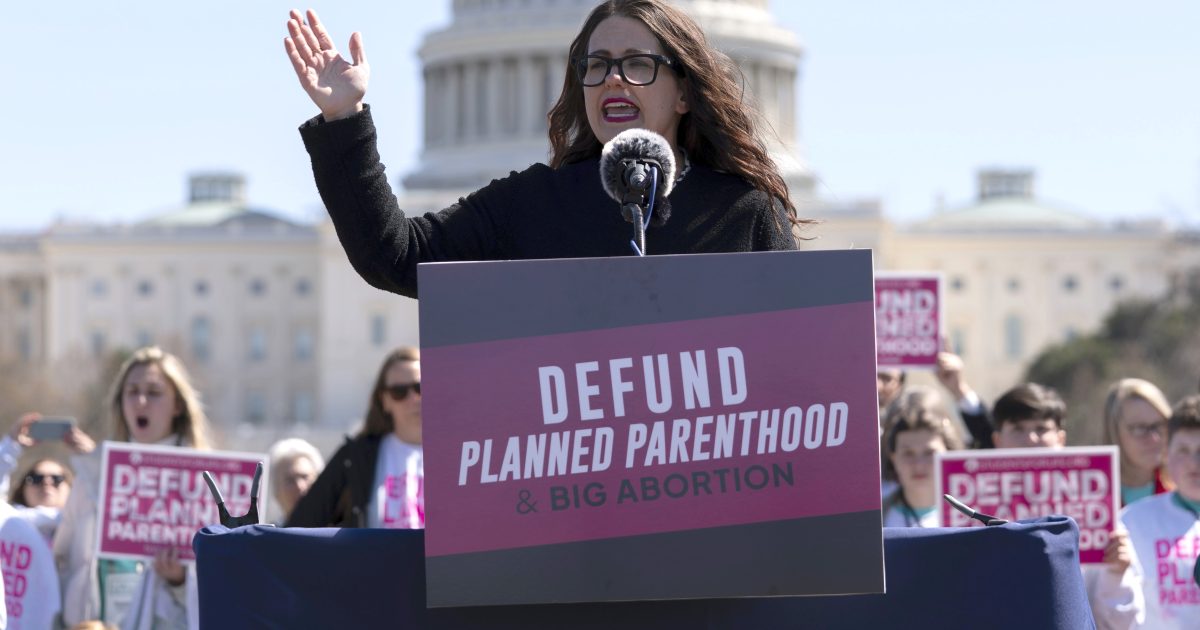 Le mélange des fonds fédéraux dans les centres pro-vie n'est pas une tâche facile à financer Planned Parenthood aiderait les bébés mais pas nécessairement les organisations d'aide à la grossesse
