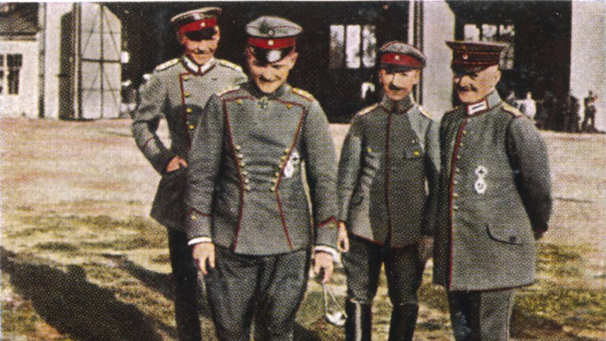 Manfred von Richthofen, le "baron rouge", est abattu