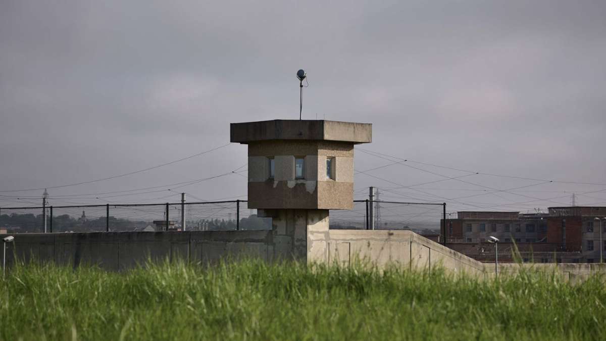 Organized Drug Crime ?: Brand Attacks and Tops on Prisons en France