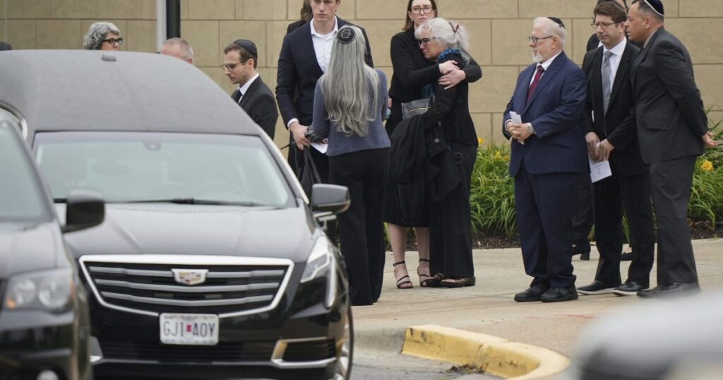 Le personnel d'ambassade israélien assassiné s'est souvenu de Kansas Funeral