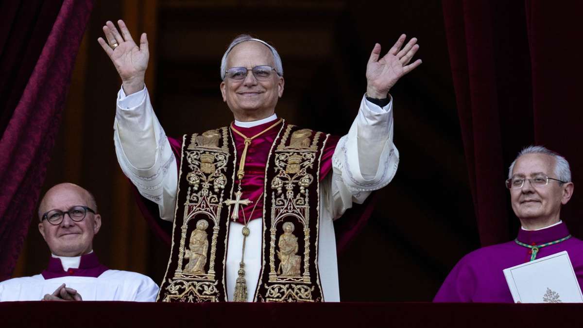 Série Netflix: le pape élection évoque le tir d'Emily à Paris
