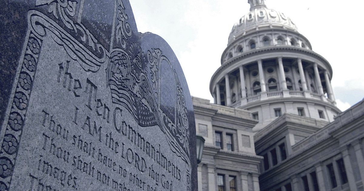Texas House avance Ten Commandments Bill