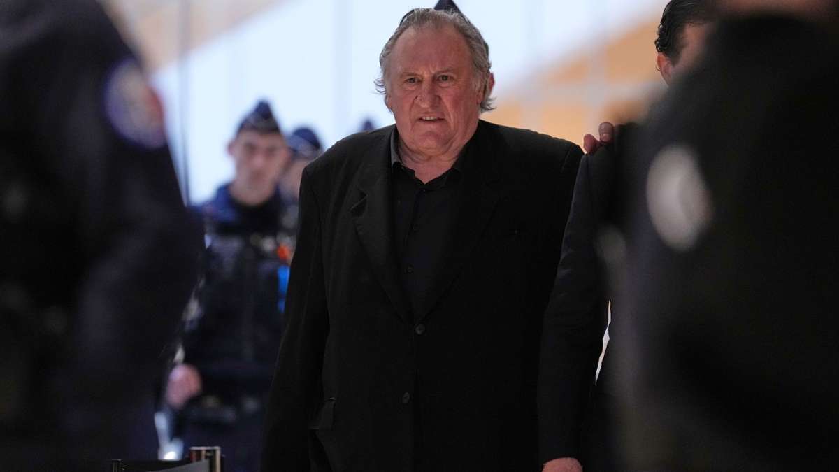 Dispute à Rome: DePardieu doit répondre à nouveau devant le tribunal