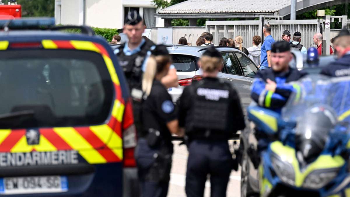 France: 14 ans, l'assistant scolaire poignarde avant l'école