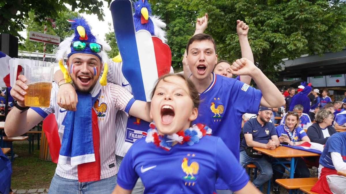 Ligue des nations à Stuttgart: Français célèbrez une fête de football paisible