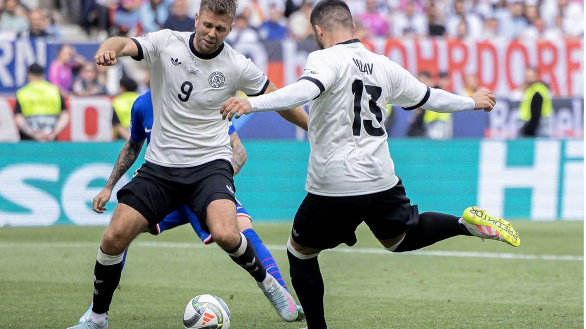 VFB Striker dans l'équipe nationale: malgré la lèvre sanglante: l'arbitre prend le but de Deniz undav