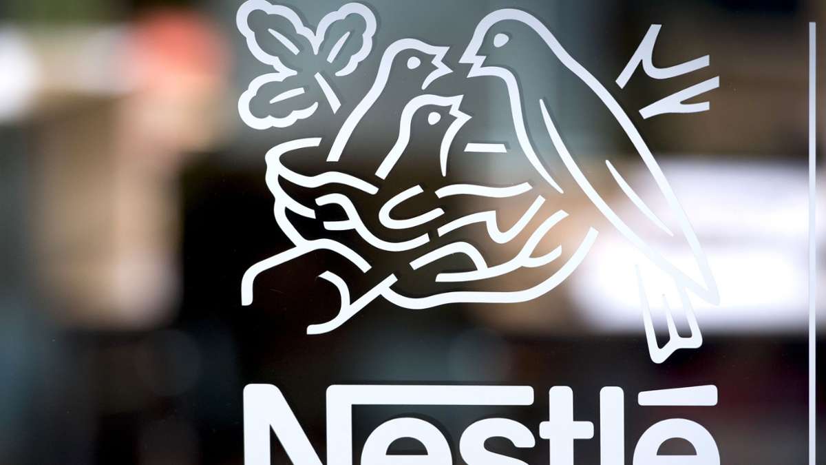 Nourriture: Nestlé donne le tout-effectif pour les clients à cause de l'eau minérale