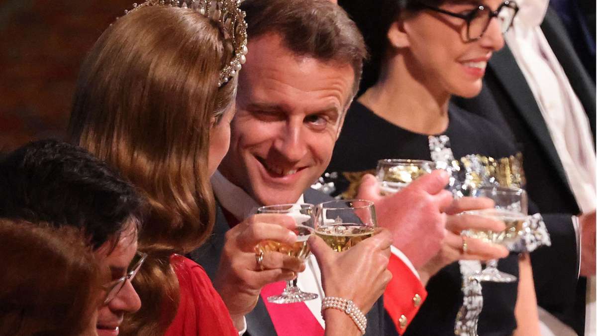 Réception de l'État au château de Windsor: charmant ou effronté? Macron Winks Princess Kate aussi