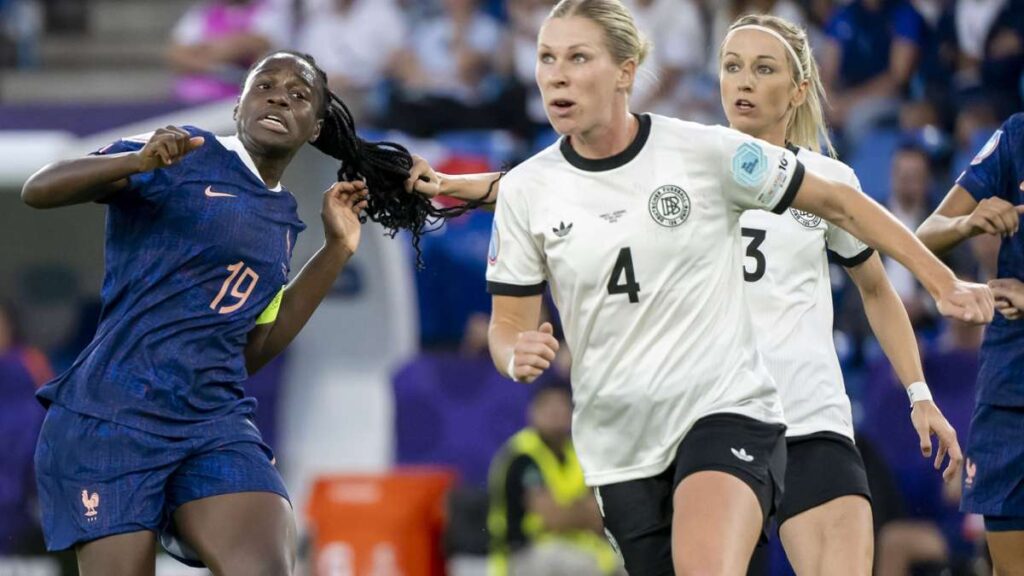 Championnat d'Europe de football: Correction: l'équipe DFB se bat dans les demi-finales