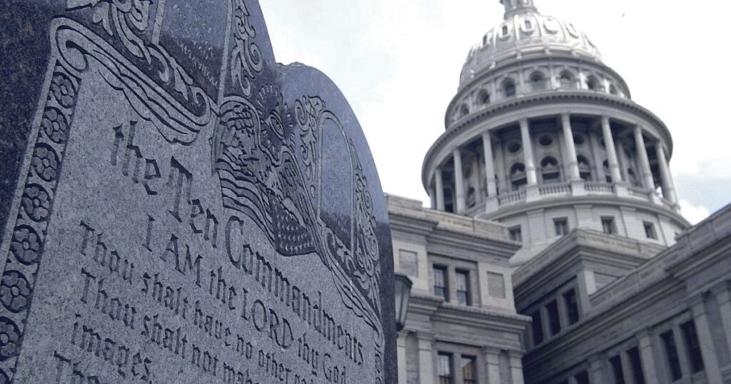 Le Texas fait appel de dix commandements, pousse pour la prière dans les écoles