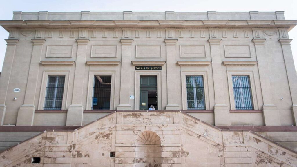 Processus: l'affaire manquante captive la France: mari en cour