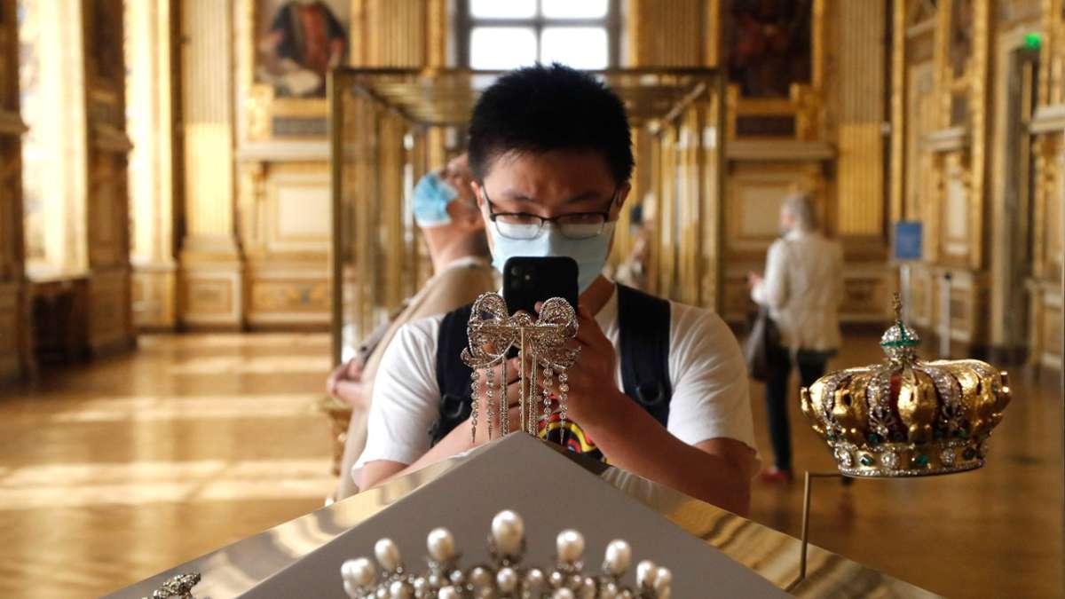 Crime : Débat sécuritaire : Comment un cambriolage au Louvre a-t-il été possible ?