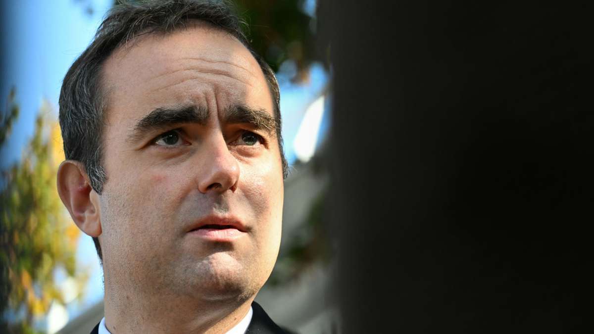 Crise politique : le nouveau gouvernement en France est en place - crise politique non résolue