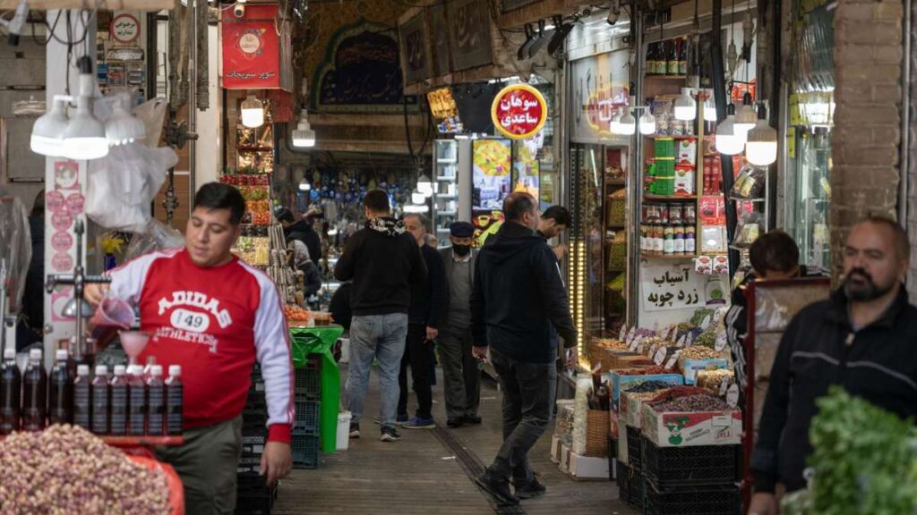 Dispute nucléaire: que signifie la réactivation des sanctions des Nations Unies pour l'Iran?