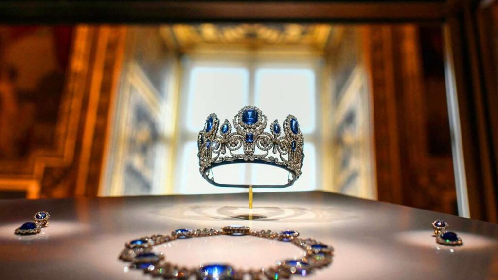 France : Vol du Louvre : les cambrioleurs ont d'abord échoué à cause de la vitrine