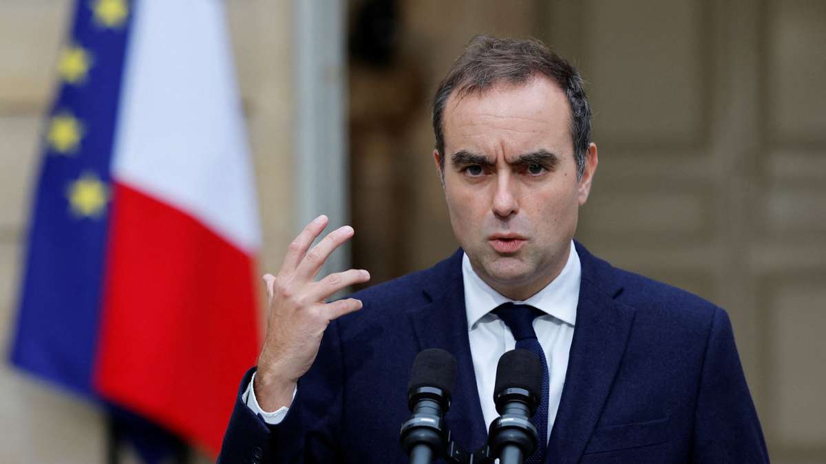 Paris avant une décision : le Premier ministre français voit une solution à la crise sans de nouvelles élections