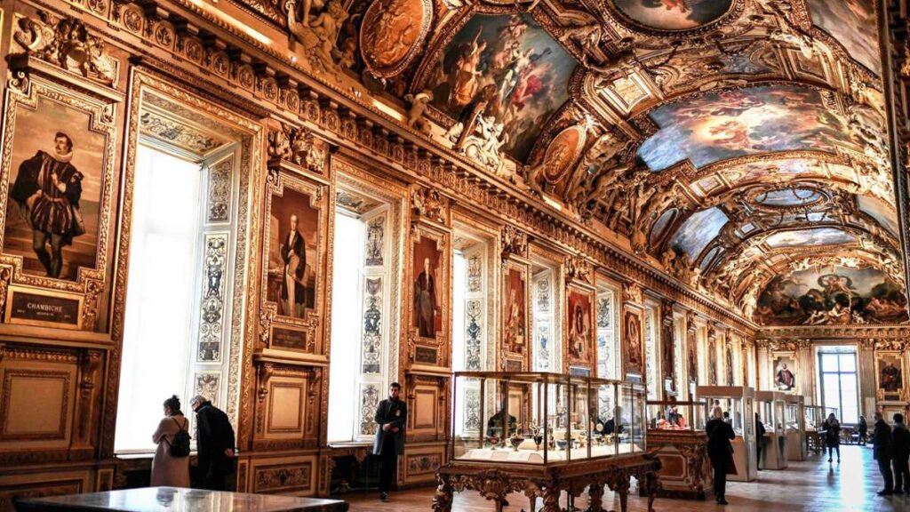 Vol à Paris : Vol au Louvre : « Rapide, précis, brutal »