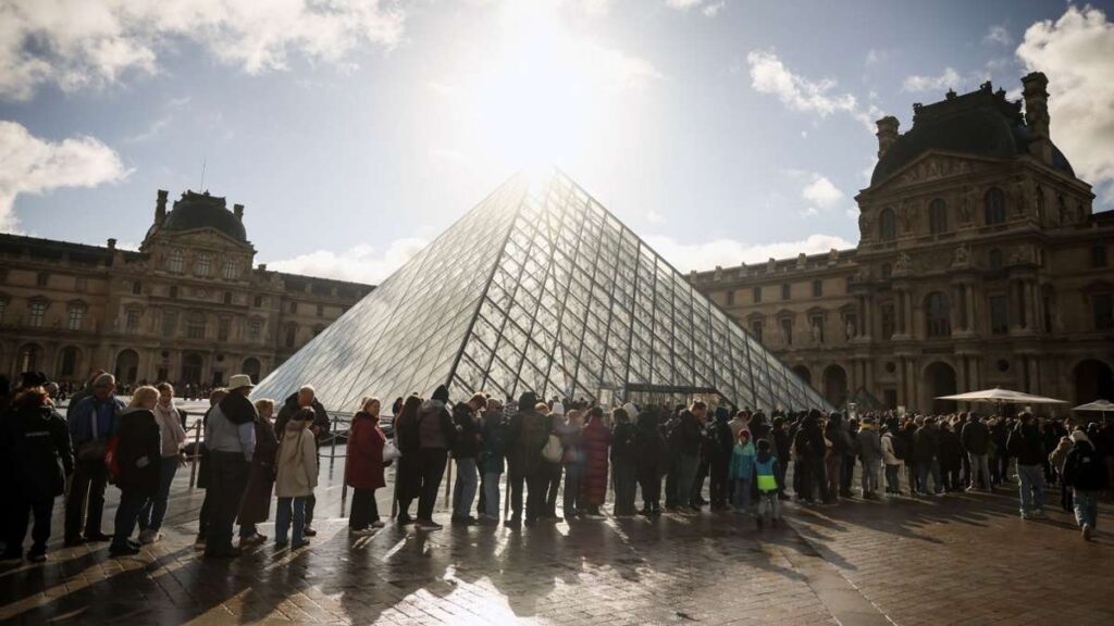 Crime : Des billets erronés ? Arrestations suite à des soupçons d'escroquerie au Louvre