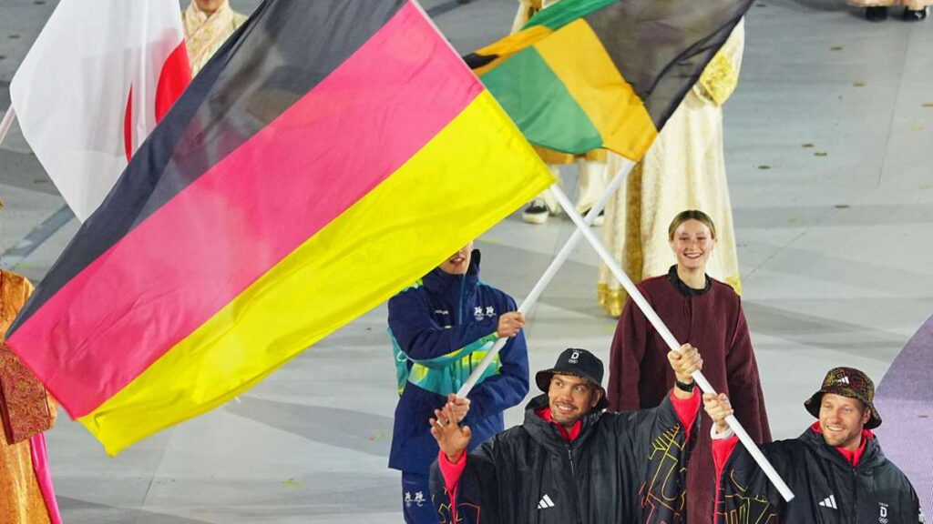 Jeux olympiques d'hiver : les athlètes font leurs adieux aux Jeux olympiques lors de la cérémonie de clôture à Vérone