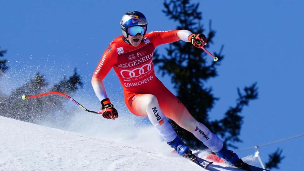 Alpin : la star du ski Odermatt remporte le classement général et la Coupe du monde de descente