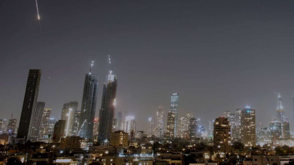 Moyen-Orient : malgré des attaques massives : les dirigeants iraniens font preuve de force