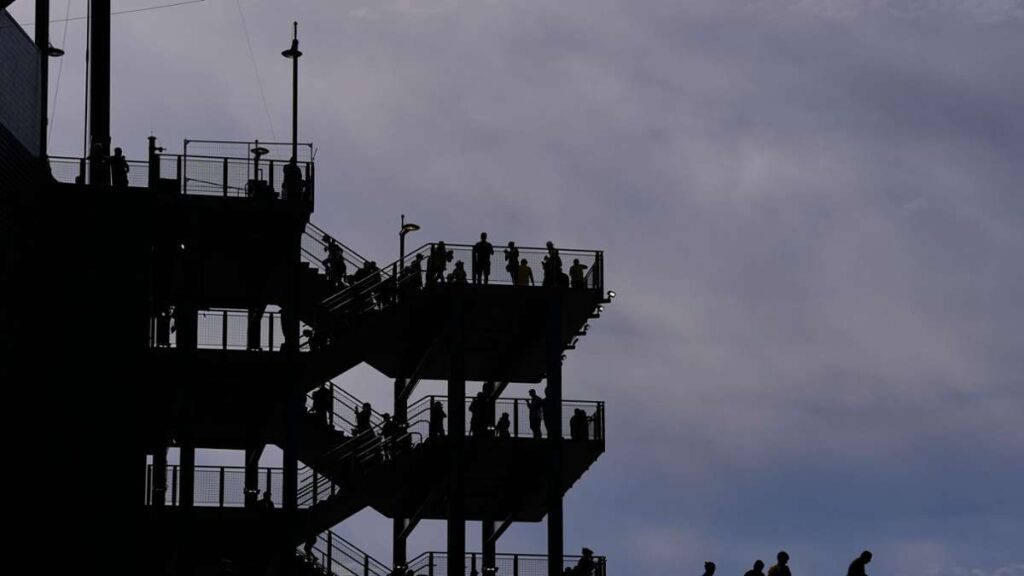 Coupe du monde de football : Orage au stade : le match de la France contre l'Irak menacé de report